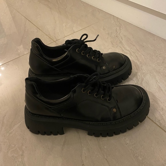 LEATHER BOOTS FROM L’INTERVALLE - Picture 1 of 5